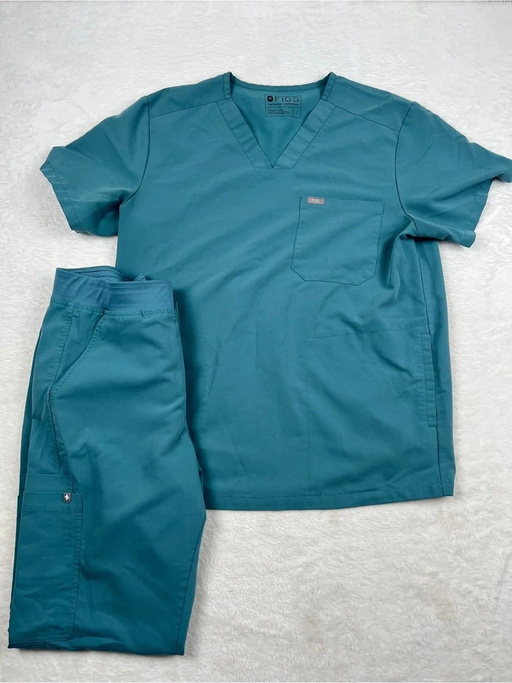 FIGS Men’s Chisec Scrub Top L Axim Cargo Pants M Hydrogreen Set PO1367